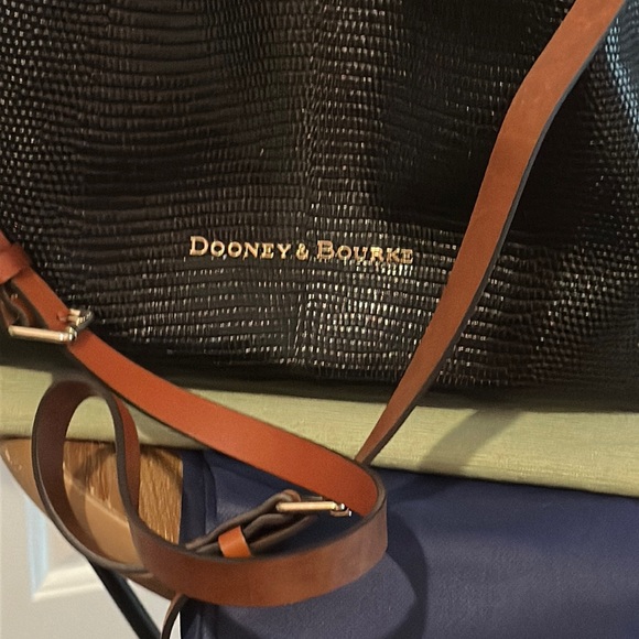Authentic Dooney & Bourke, large Barlow - Picture 2 of 14